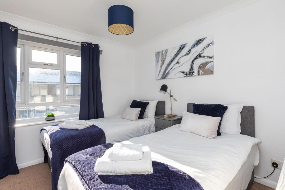 19A The Broadwalk - Cozy 1Br In The Heart Of Crawley Near Gatwick Airport Great For Contractors And Flight Crew Students Villa Luaran gambar